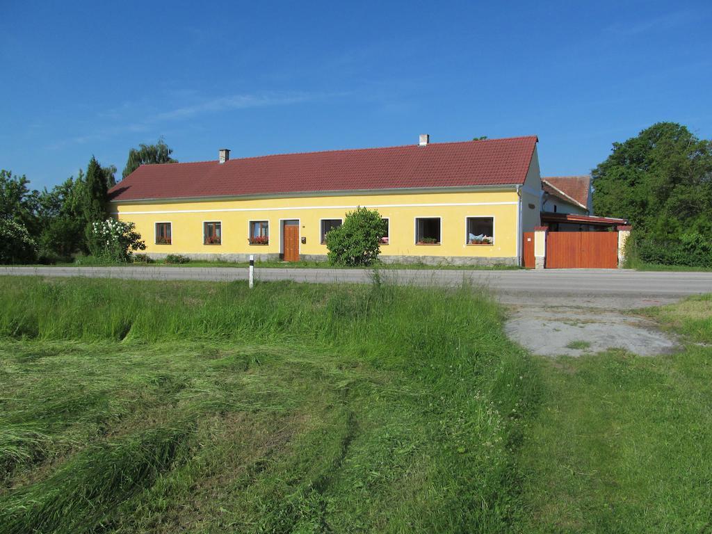 Pension Otevek Trhove Sviny Экстерьер фото